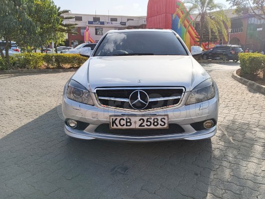 Mercedes-Benz C200