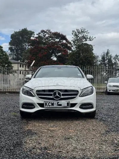 Mercedes-Benz C200