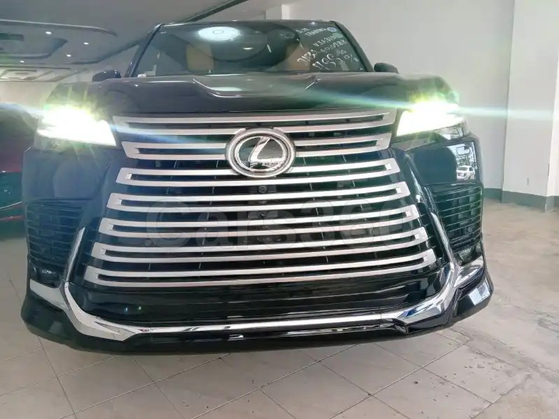 Lexus LX600