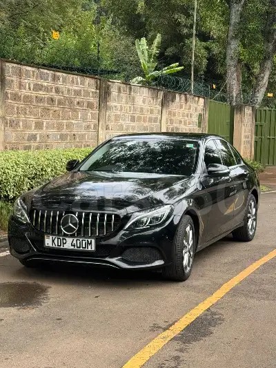 Mercedes-Benz C200
