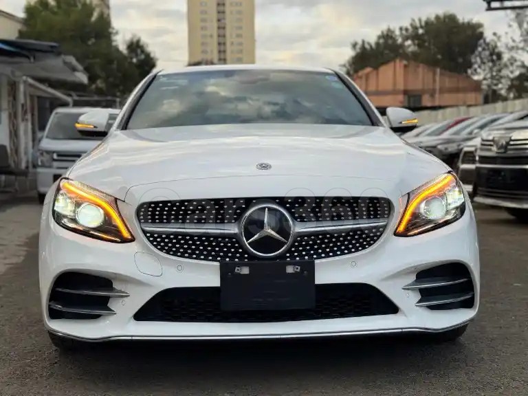 Mercedes-Benz C200