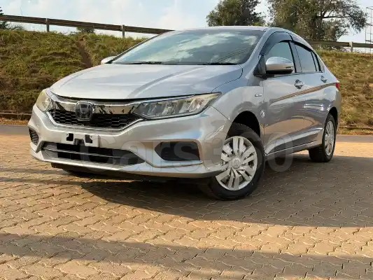 Honda Grace Hybrid