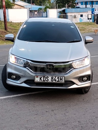 Honda Grace Hybrid