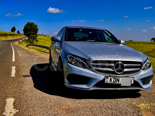 Mercedes-Benz E200