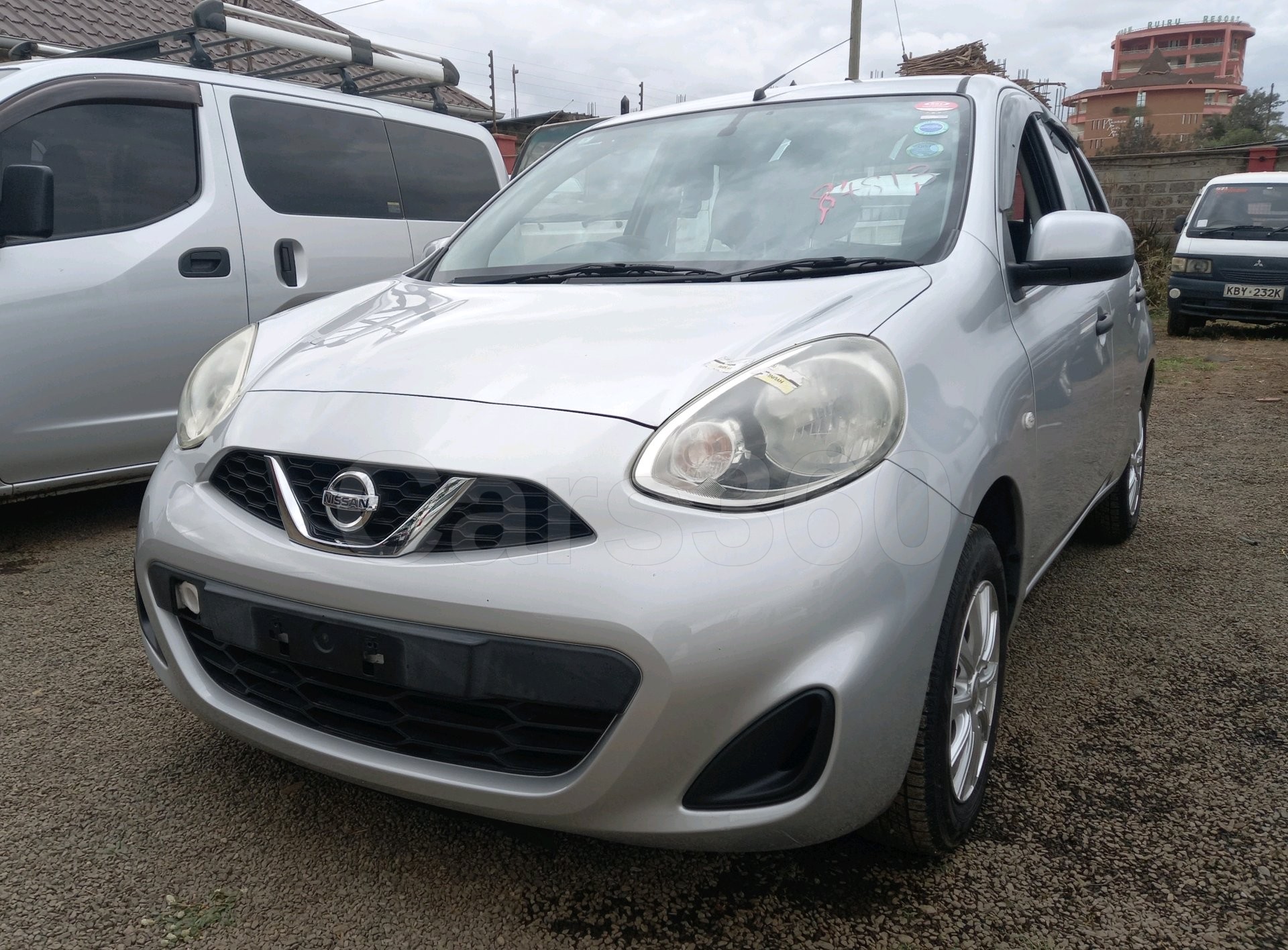 Nissan March