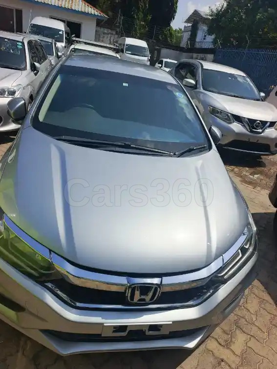 Honda Grace Hybrid